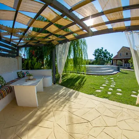 Elmar Deluxe Villa *